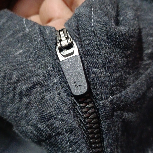 Lacoste hooded rain jacket - Picture 14 of 14